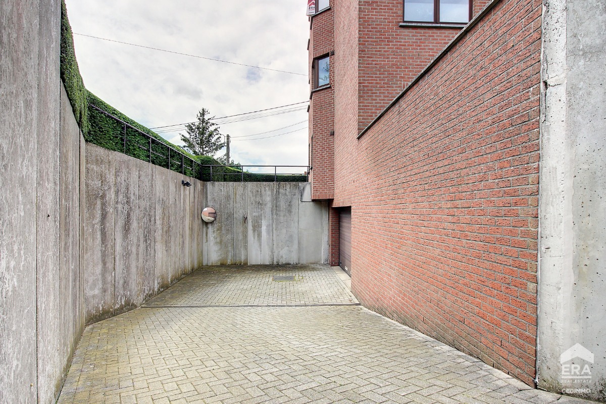 EMPLACEMENT DE PARKING INTERIEUR € 75 / month ERA